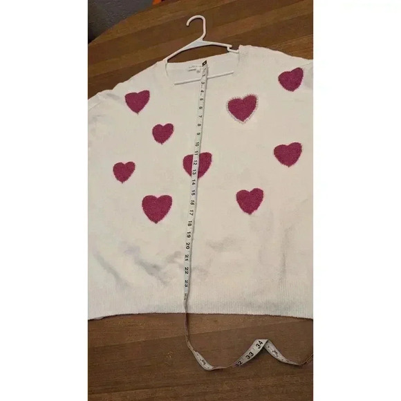 Women's soft heart sweater with pearl over heart detail, Madison Hudson size 2XL - Picture 6 of 6
